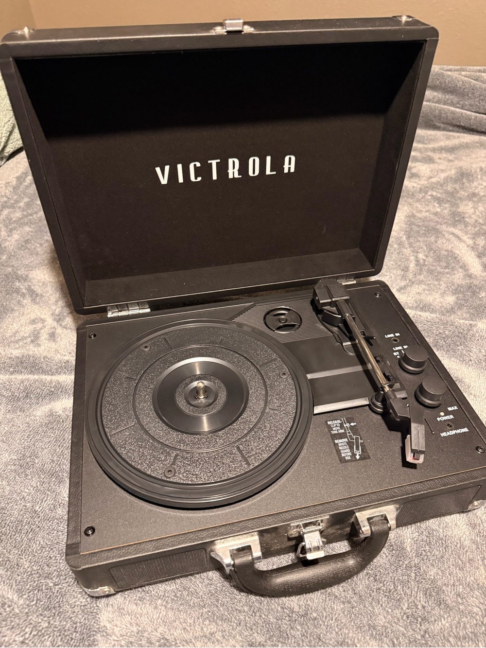 Black Portable Suitcase Turntable - Portable Vinyl Player